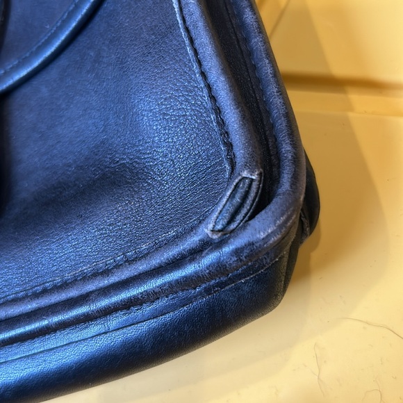 Coach Vintage Willis Top Handle - Picture 4 of 14